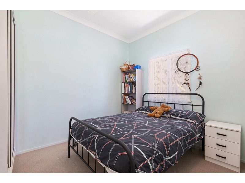 18 Parris Street, Park Avenue QLD 4701