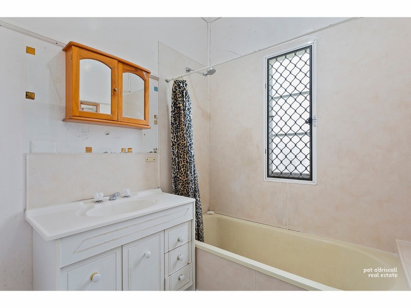 11 Spencer Street, The Range QLD 4700