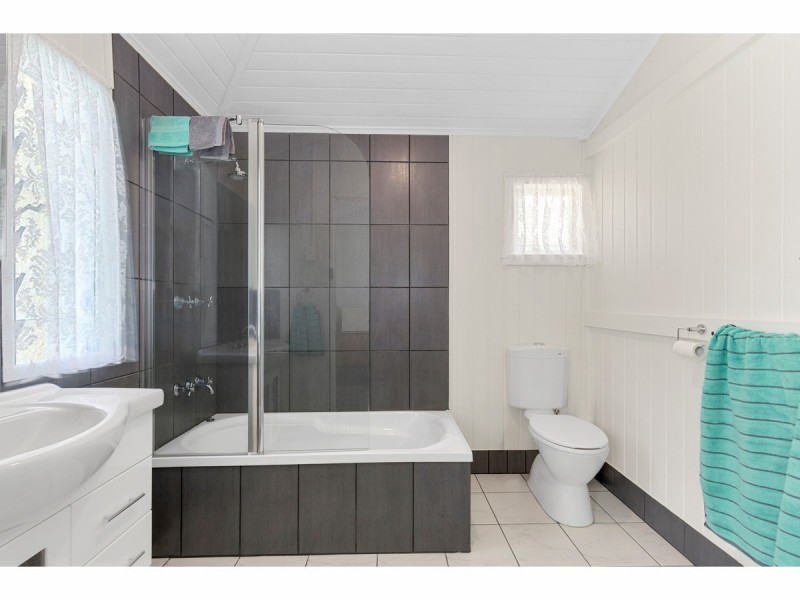 10 Medcraf Street, Park Avenue QLD 4701