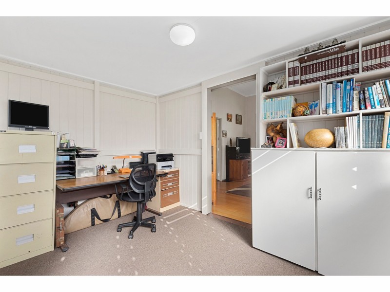 10 Medcraf Street, Park Avenue QLD 4701