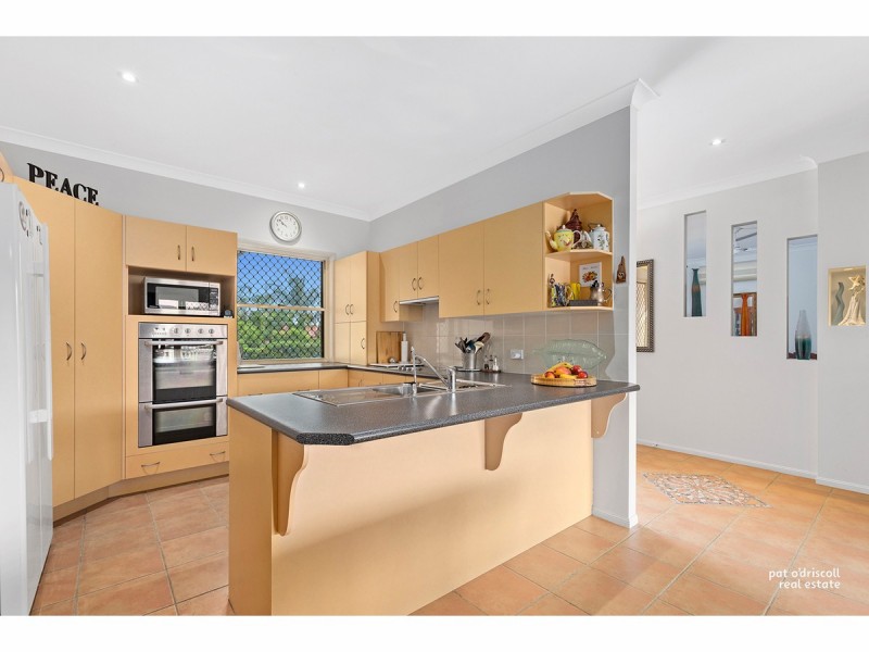 8 Mark Acton Close, Rockyview QLD 4701