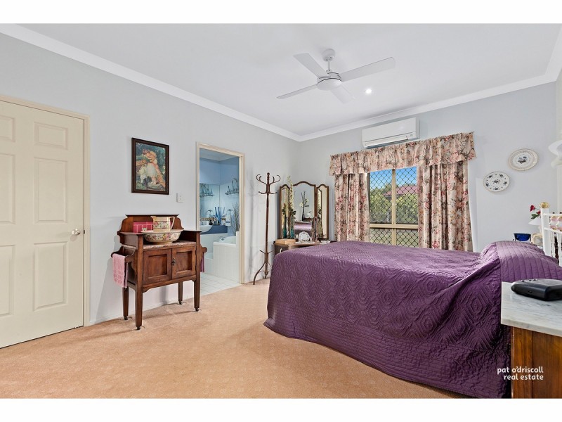 8 Mark Acton Close, Rockyview QLD 4701