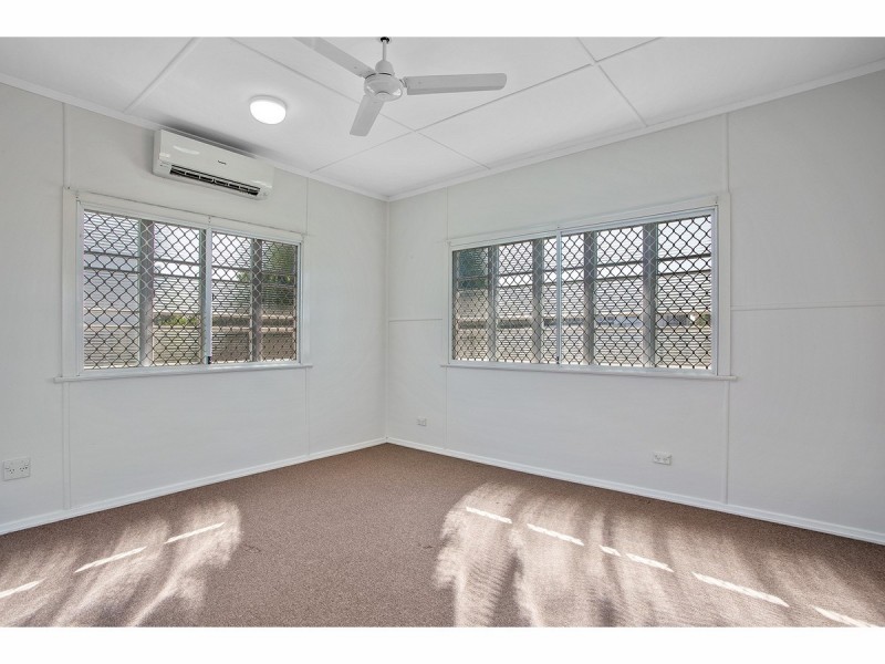 125 Main Street, Park Avenue QLD 4701