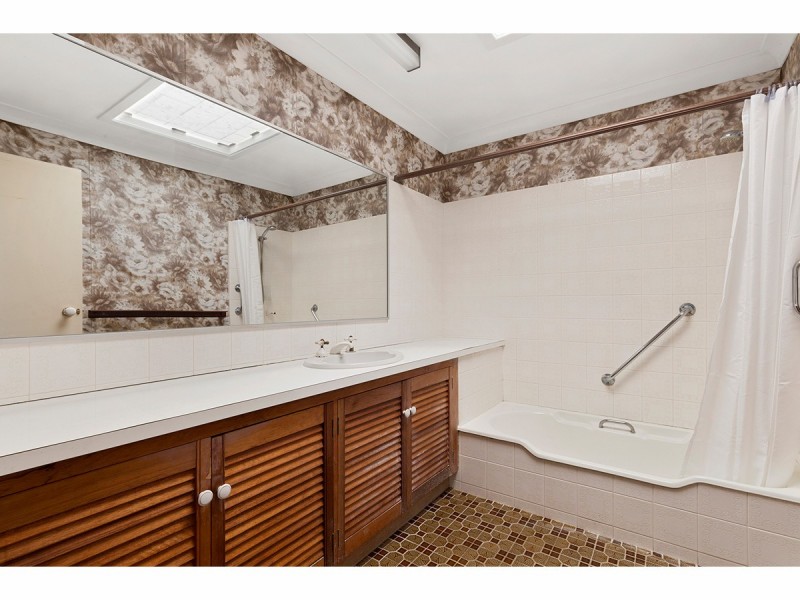 17 Rudd Street, The Range QLD 4700