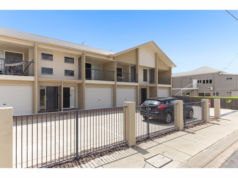 8/8 MacDonald, Allenstown QLD 4700