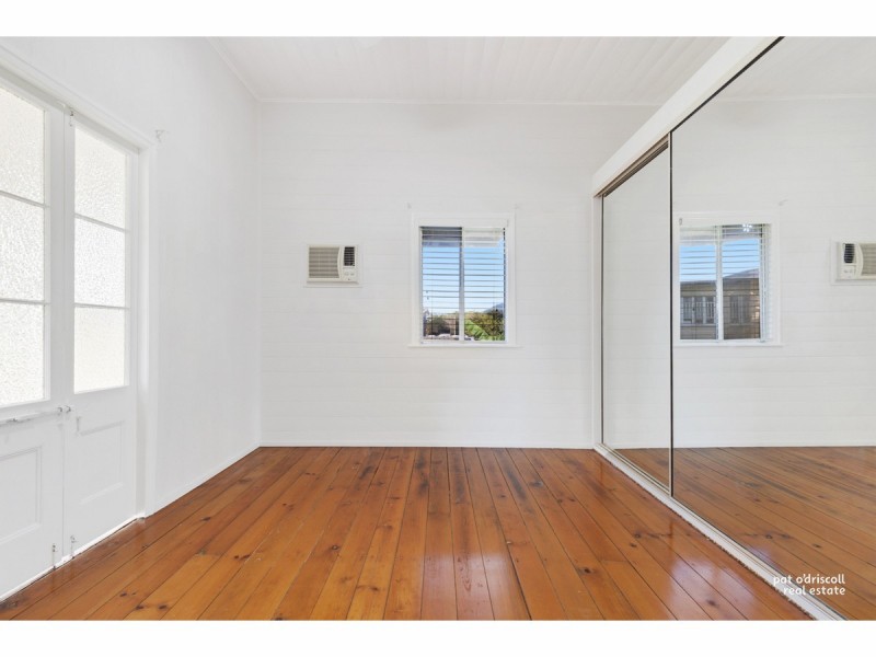 8 Thackeray Street, Park Avenue QLD 4701