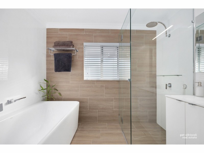 8 Thackeray Street, Park Avenue QLD 4701