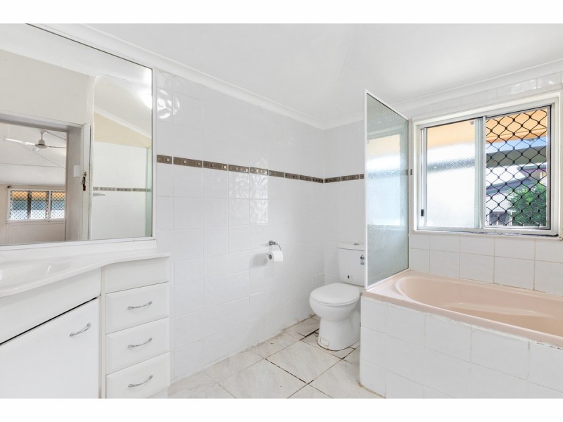 253 Dean Street, Berserker QLD 4701