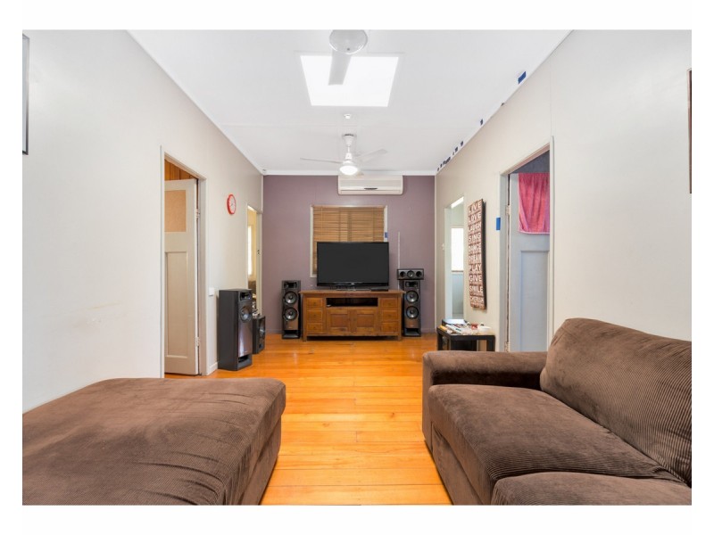 132 Park Street, Park Avenue QLD 4701