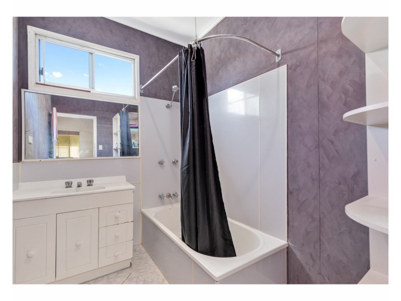 132 Park Street, Park Avenue QLD 4701