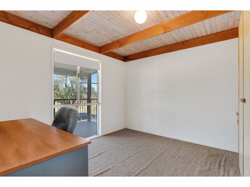 19 Bowen Street, The Range QLD 4700