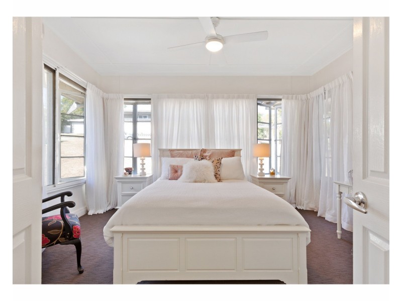 48 Wentworth Terrace, The Range QLD 4700