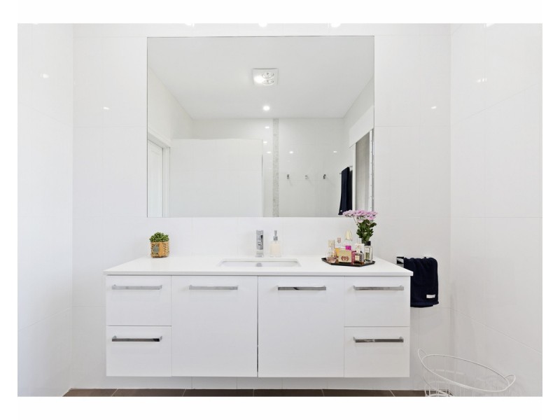 48 Wentworth Terrace, The Range QLD 4700