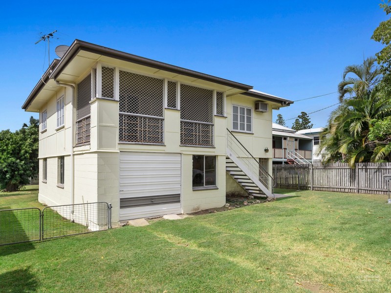 11 Spencer Street, The Range QLD 4700