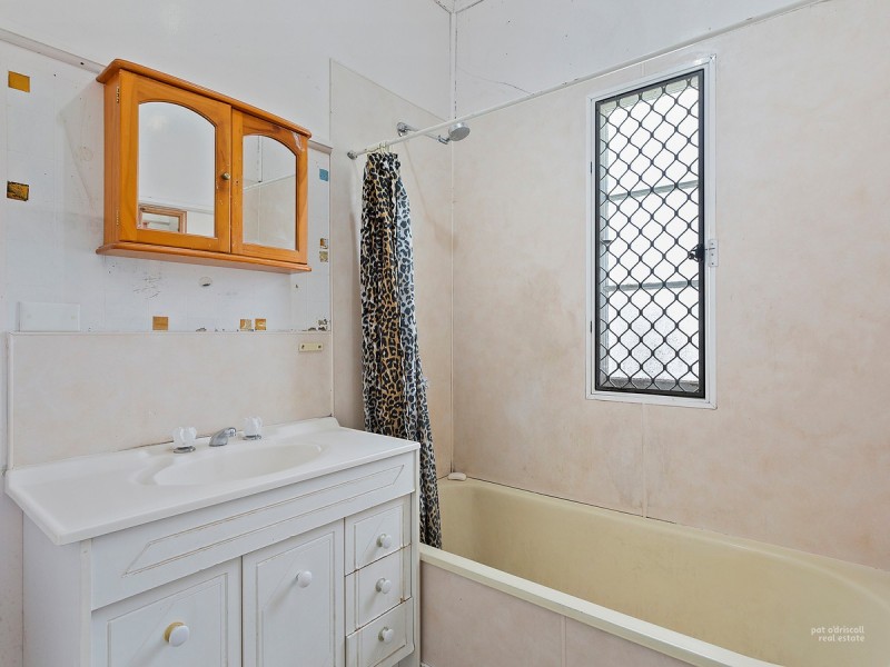 11 Spencer Street, The Range QLD 4700