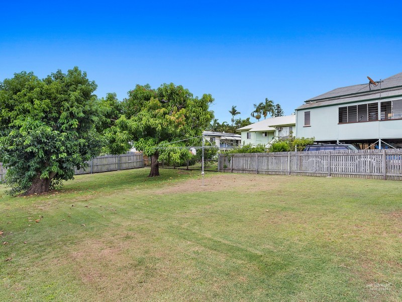 11 Spencer Street, The Range QLD 4700