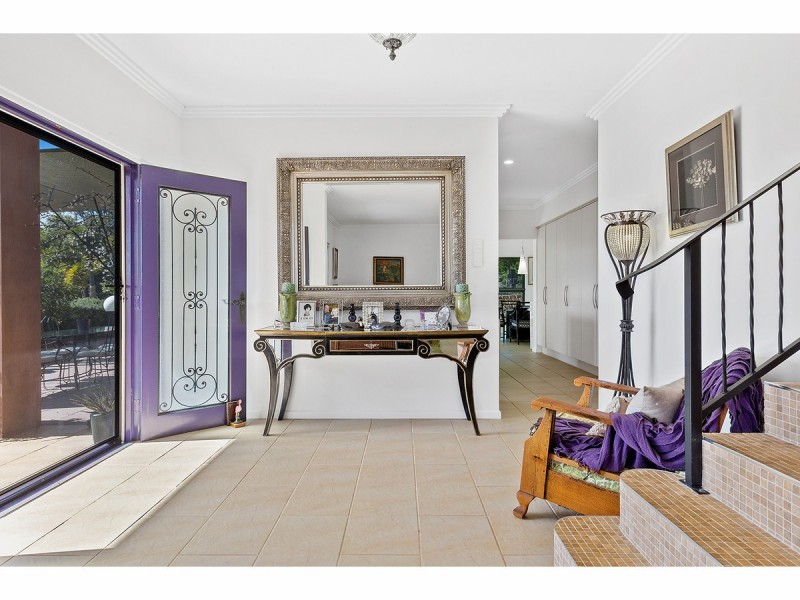 8 Laura Close, Rockyview QLD 4701