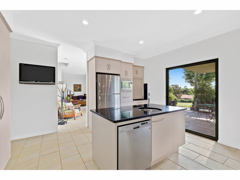 8 Laura Close, Rockyview QLD 4701