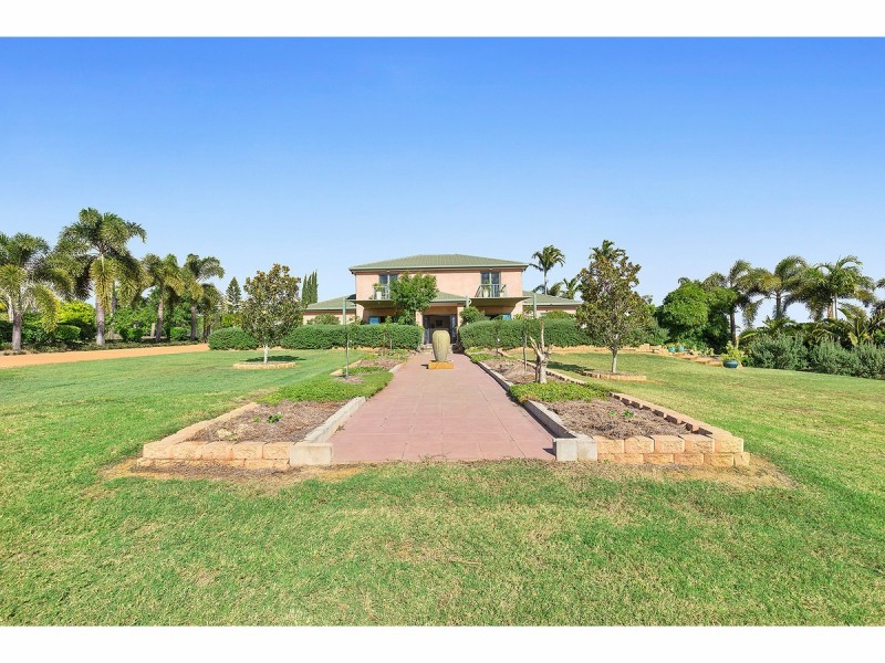 8 Laura Close, Rockyview QLD 4701