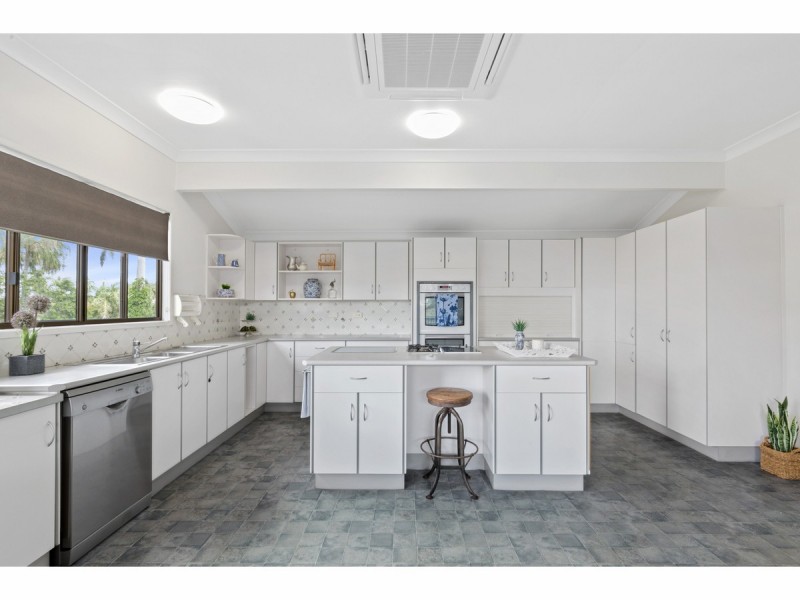 69 Albert Street, The Range QLD 4700