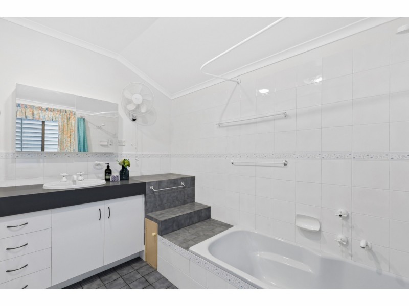 69 Albert Street, The Range QLD 4700