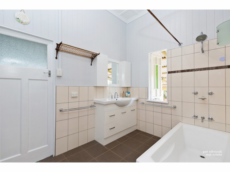 94 Davis Street, The Range QLD 4700