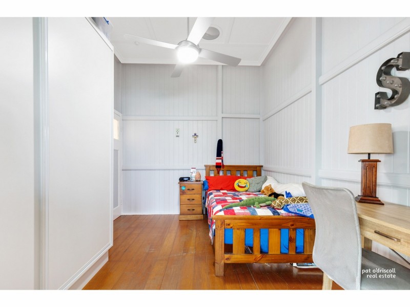 94 Davis Street, The Range QLD 4700