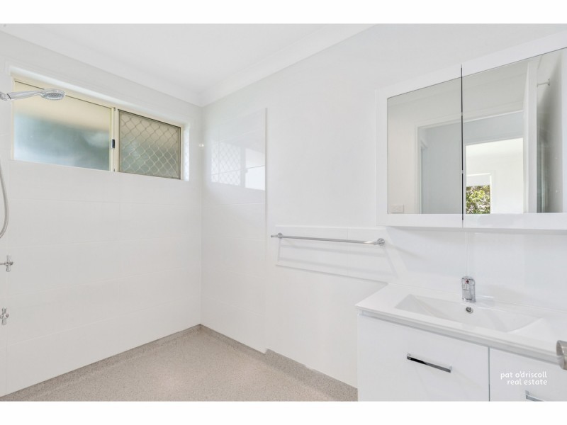 2/9 Buderim Street, Kawana QLD 4701