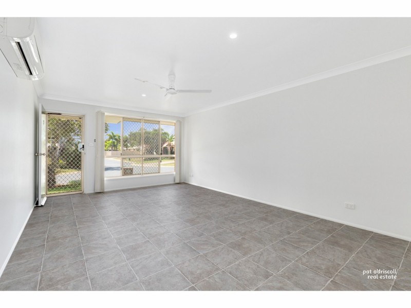2/9 Buderim Street, Kawana QLD 4701