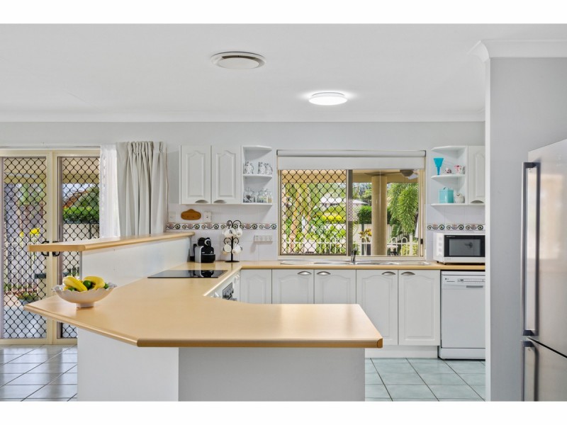 16 Grantleigh Close, Rockyview QLD 4701