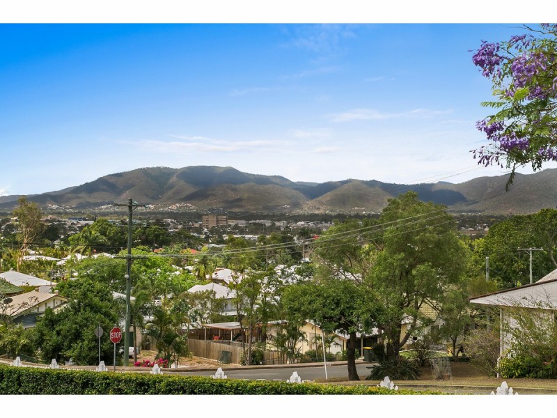 22 Kelly Street, The Range QLD 4700