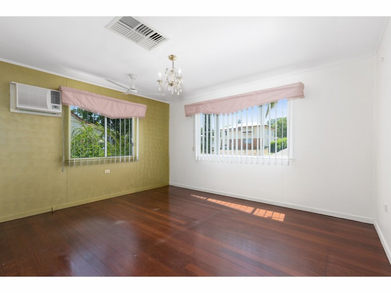 12 Mary Street, The Range QLD 4700