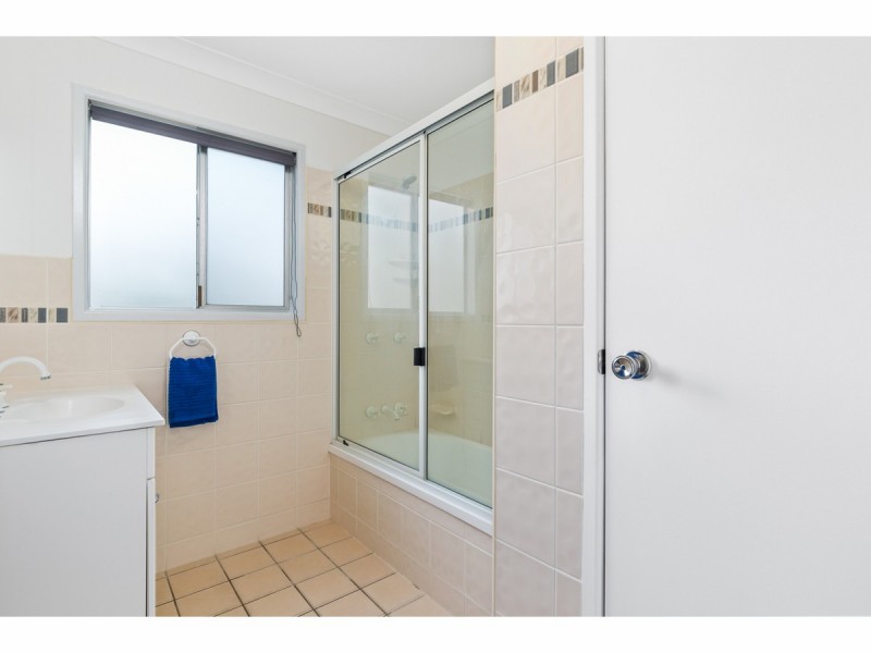 34 Stenlake Avenue, Kawana QLD 4701