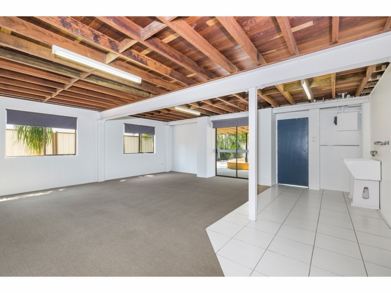 34 Stenlake Avenue, Kawana QLD 4701