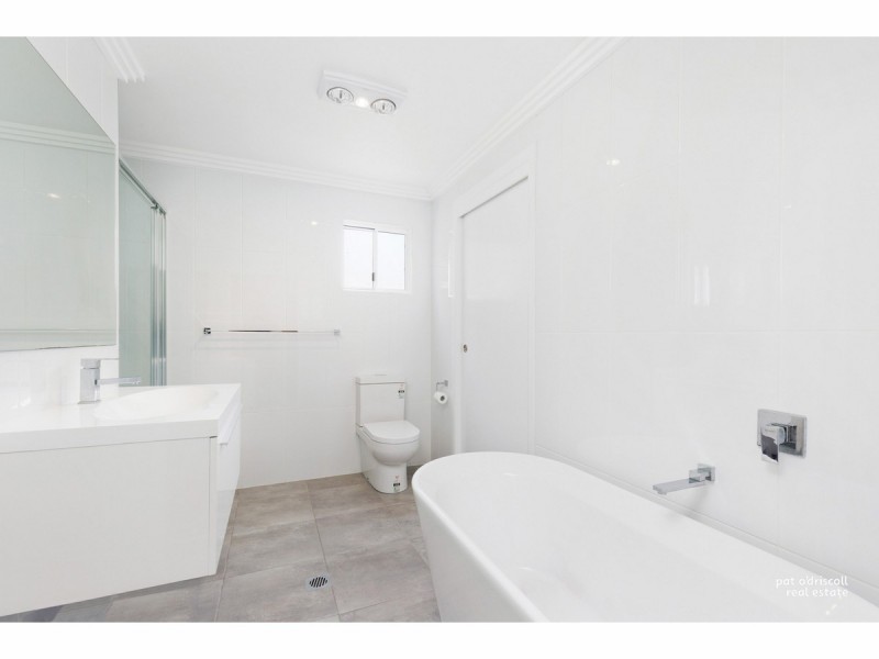 9 Renshaw Street, Park Avenue QLD 4701