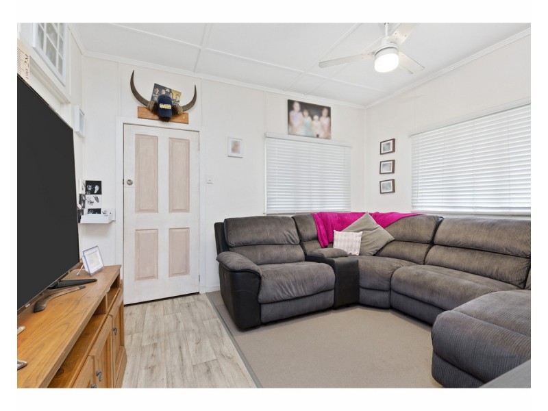 115 Main Street, Park Avenue QLD 4701