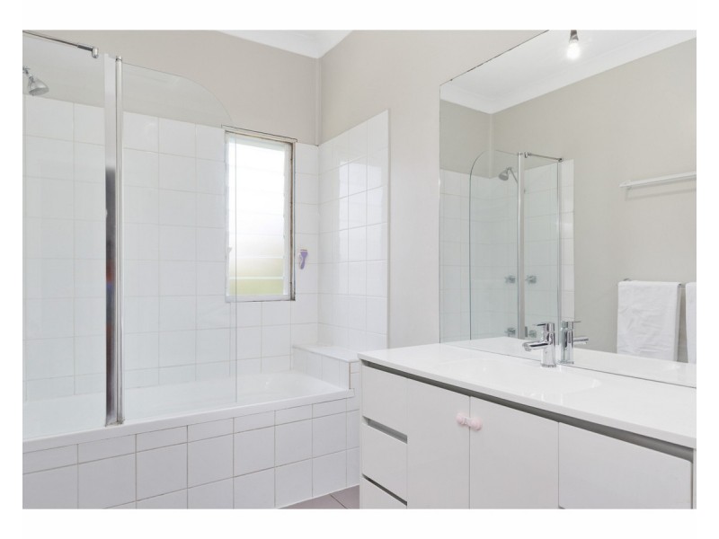 115 Main Street, Park Avenue QLD 4701