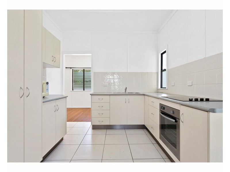 6 Thackeray Street, Park Avenue QLD 4701