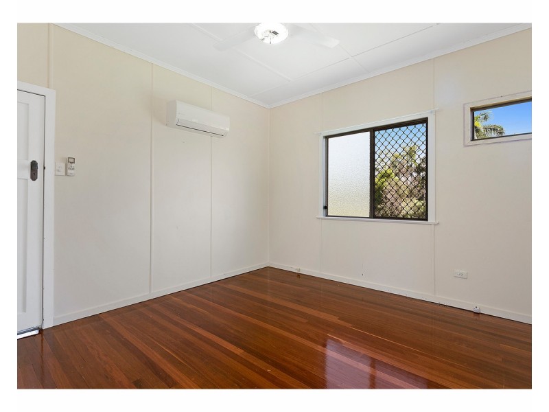 6 Thackeray Street, Park Avenue QLD 4701