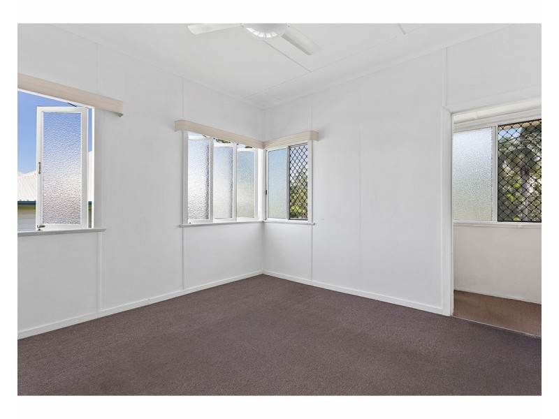6 Thackeray Street, Park Avenue QLD 4701