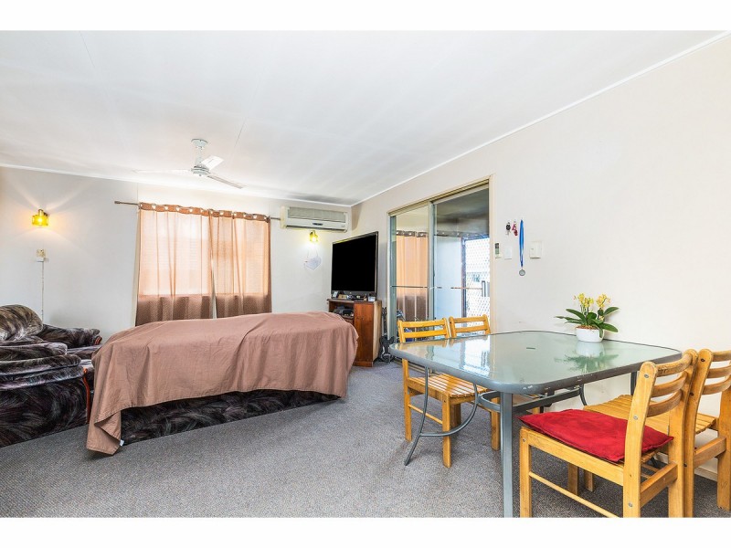 7 Snelling Street, Park Avenue QLD 4701