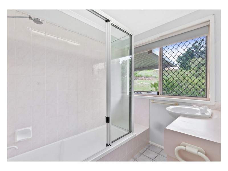 6 Hansen Street, Frenchville QLD 4701