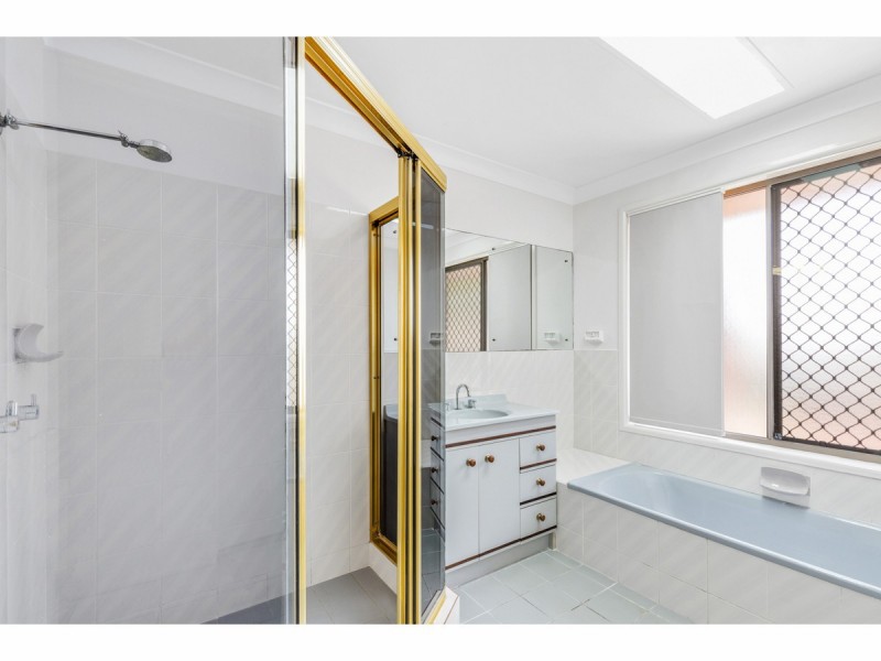 26 James Street, The Range QLD 4700