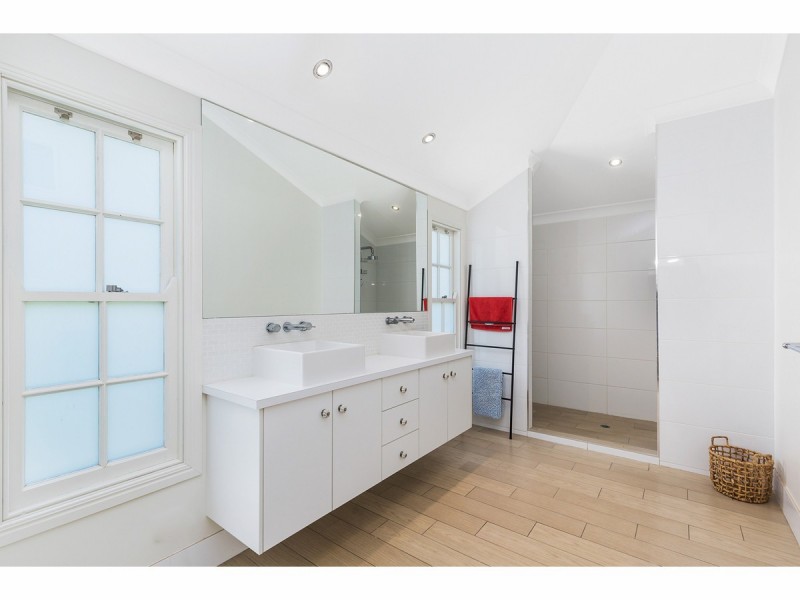 3 Henry Street, The Range QLD 4700