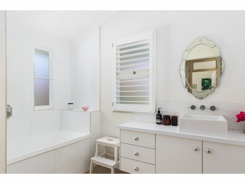 3 Henry Street, The Range QLD 4700