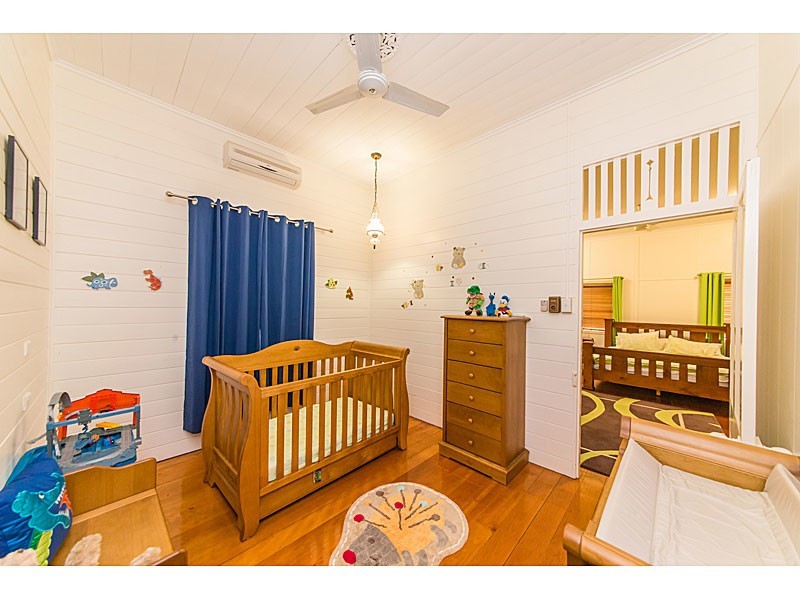 106 Caroline, The Range QLD 4700