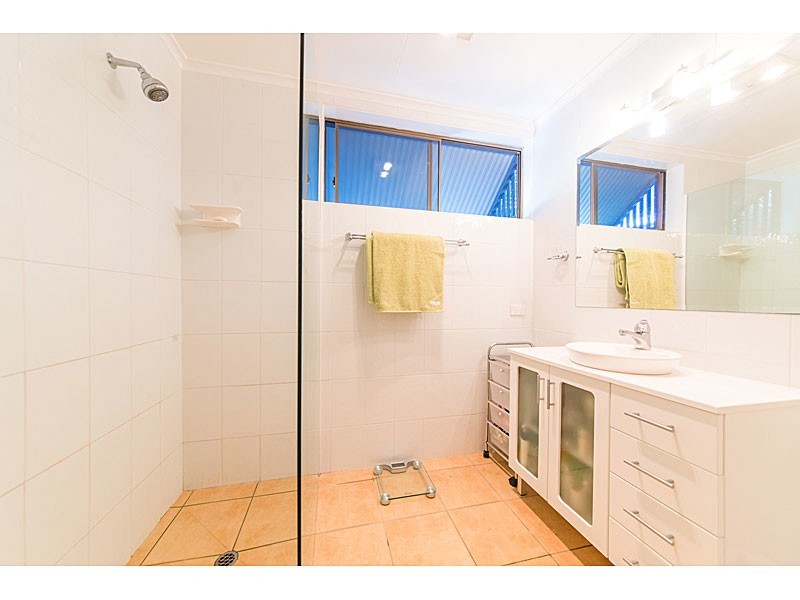 106 Caroline, The Range QLD 4700