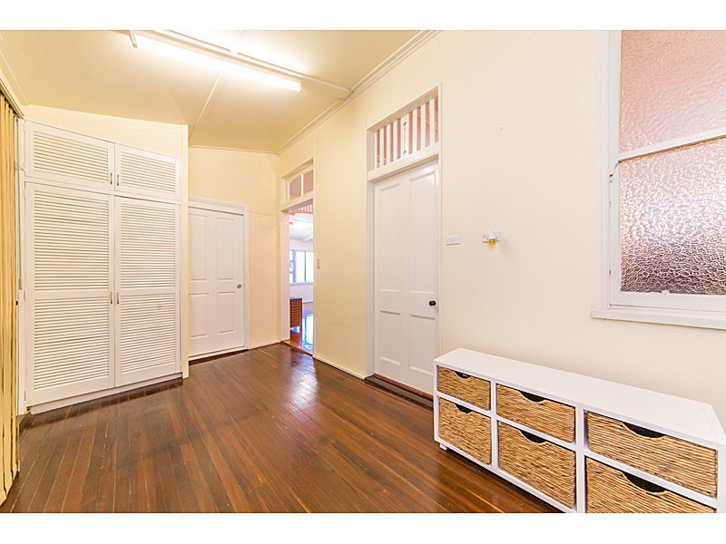 106 Caroline, The Range QLD 4700