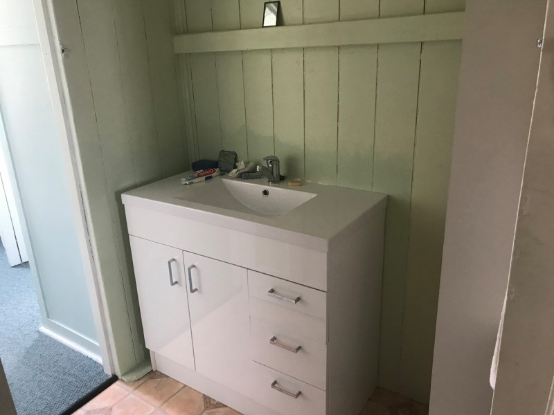 27 Face Street, Park Avenue QLD 4701