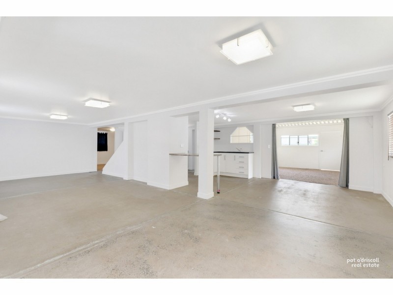 17 Thackeray Street, Park Avenue QLD 4701